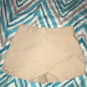 Nude skort